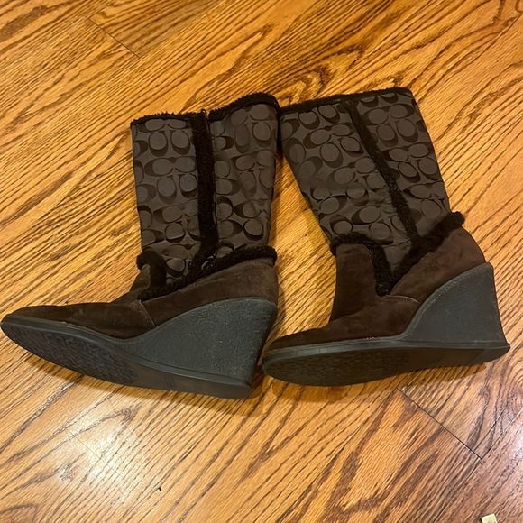 Coach Woman’s Brown Boots Size 8M - Picture 1 of 7
